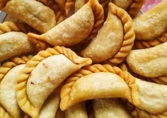 মচমচে ভাজা পুলি পিঠা (Crispy Vaja Puli Pitha)